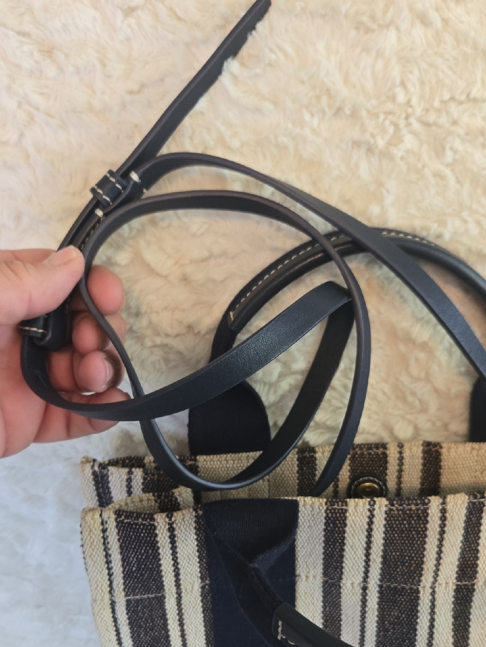 Tory Burch Blue & Cream Striped Crossbody Tote With Large Tory Emblem EUC - Picture 4 of 9